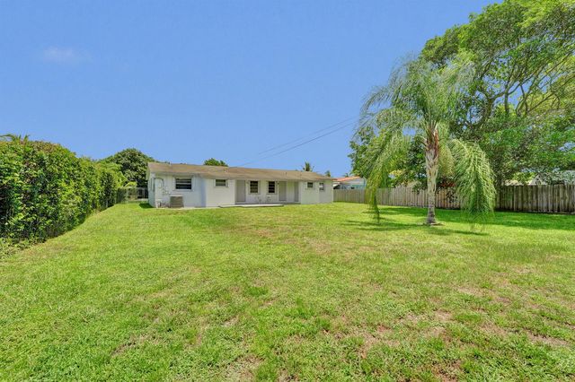 5830 Garfield Street, Hollywood, FL 33021