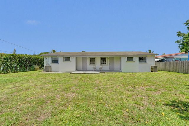5830 Garfield Street, Hollywood, FL 33021