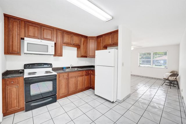 5830 Garfield Street, Hollywood, FL 33021