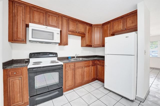 5830 Garfield Street, Hollywood, FL 33021