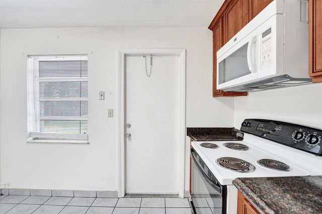 5830 Garfield Street, Hollywood, FL 33021