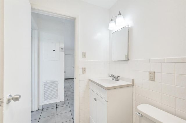 5830 Garfield Street, Hollywood, FL 33021
