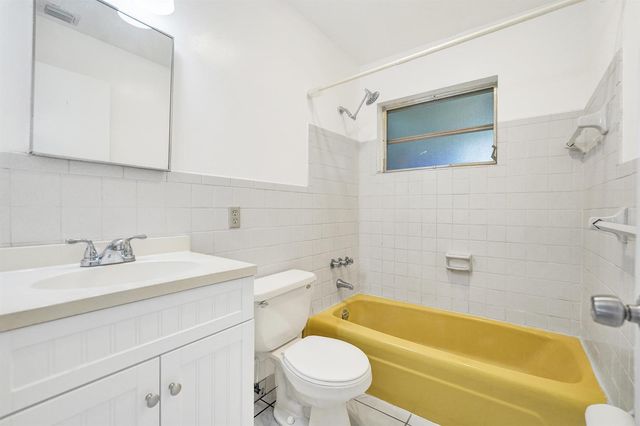 5830 Garfield Street, Hollywood, FL 33021