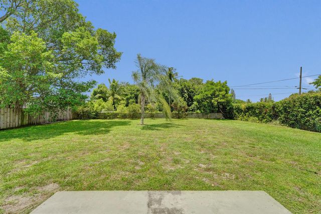 5830 Garfield Street, Hollywood, FL 33021