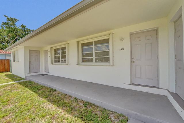5830 Garfield Street, Hollywood, FL 33021