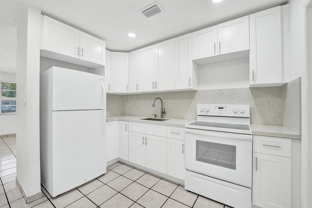 5830 Garfield Street, Hollywood, FL 33021