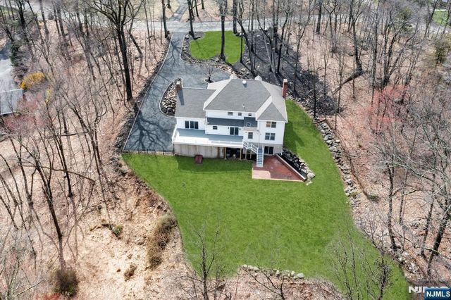 853 Shadow Ridge Road, Franklin Lakes, NJ 07417