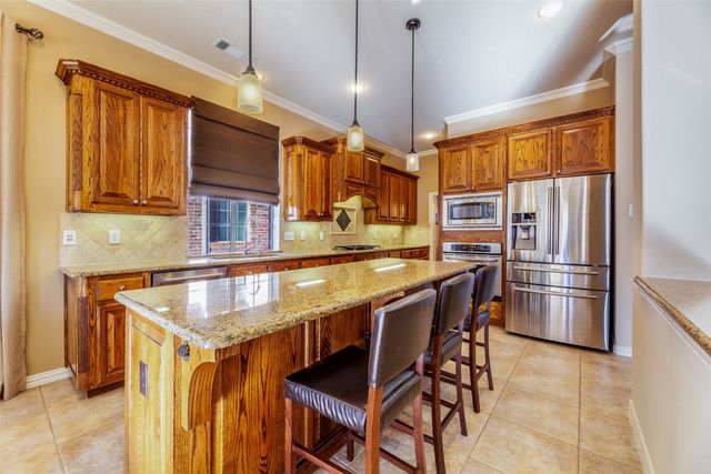 920 Fannin Drive, Lantana, TX 76226