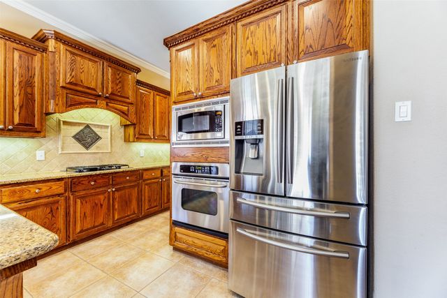920 Fannin Drive, Lantana, TX 76226
