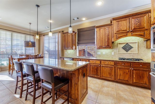 920 Fannin Drive, Lantana, TX 76226