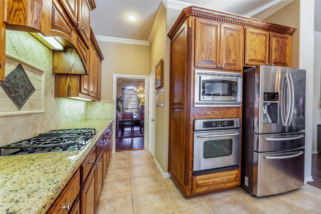 920 Fannin Drive, Lantana, TX 76226