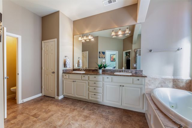 920 Fannin Drive, Lantana, TX 76226