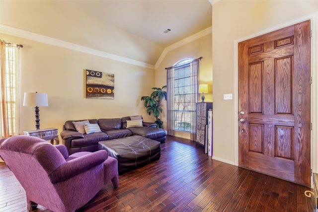 920 Fannin Drive, Lantana, TX 76226