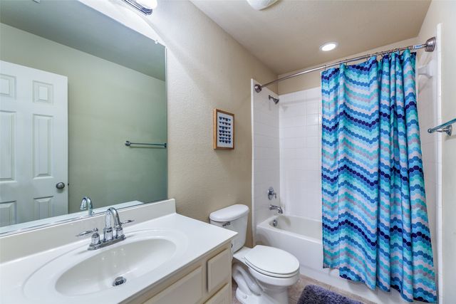 920 Fannin Drive, Lantana, TX 76226