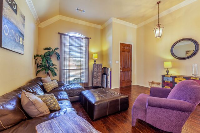 920 Fannin Drive, Lantana, TX 76226