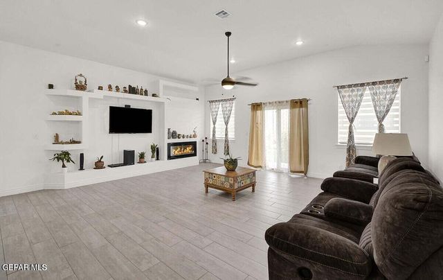 12365 Desert Wolf Avenue, El Paso, TX 79938