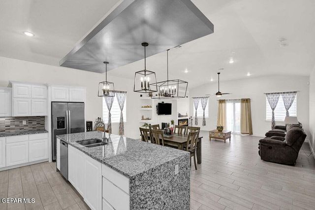 12365 Desert Wolf Avenue, El Paso, TX 79938