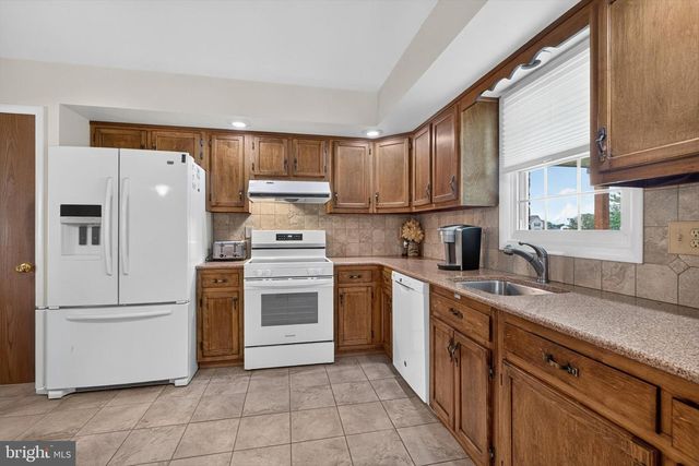 2650 OBERLIN DR, York, PA 17404