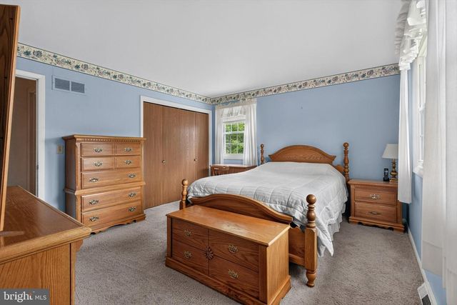 2650 OBERLIN DR, York, PA 17404