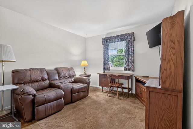 2650 OBERLIN DR, York, PA 17404