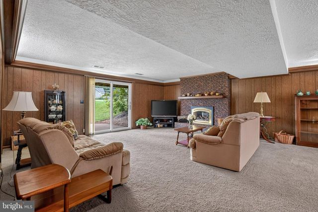 2650 OBERLIN DR, York, PA 17404