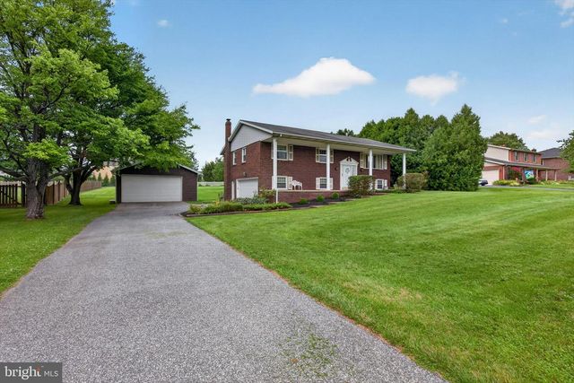 2650 OBERLIN DR, York, PA 17404
