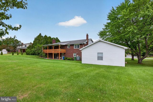 2650 OBERLIN DR, York, PA 17404