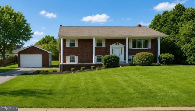 2650 OBERLIN DR, York, PA 17404