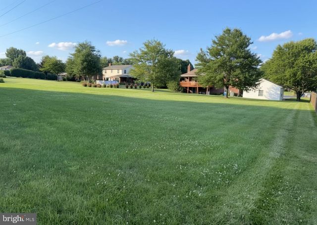 2650 OBERLIN DR, York, PA 17404