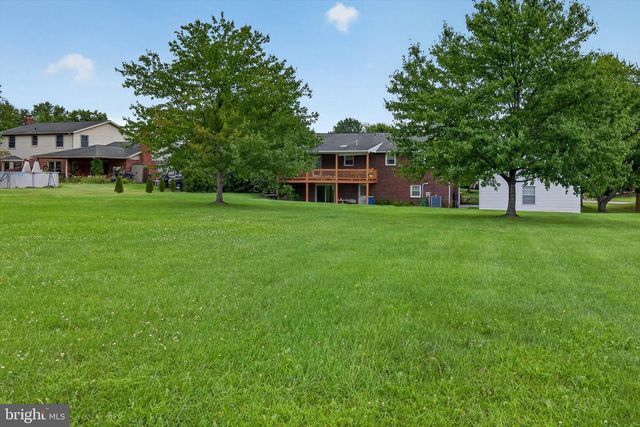 2650 OBERLIN DR, York, PA 17404