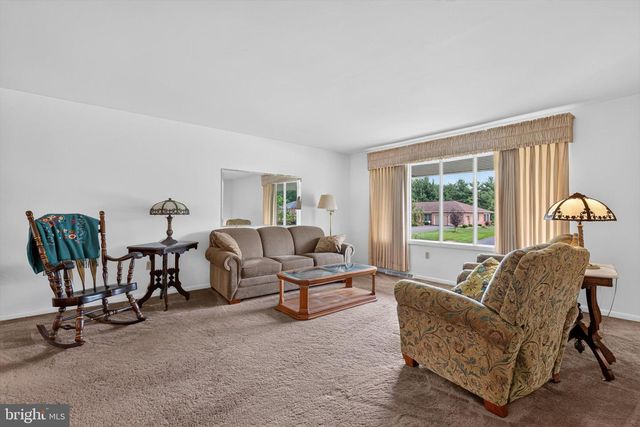 2650 OBERLIN DR, York, PA 17404