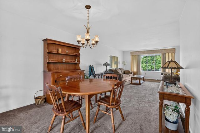2650 OBERLIN DR, York, PA 17404
