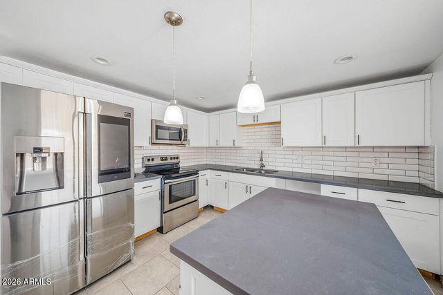 1734 W WOOD Drive, Phoenix, AZ 85029