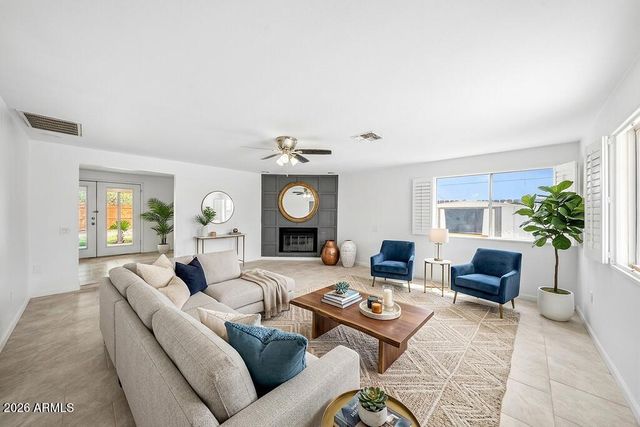 1734 W WOOD Drive, Phoenix, AZ 85029