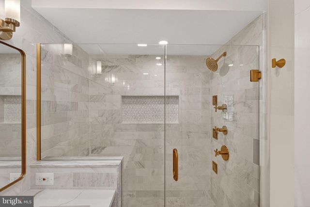 4121 MILITARY RD NW, Washington, DC 20015