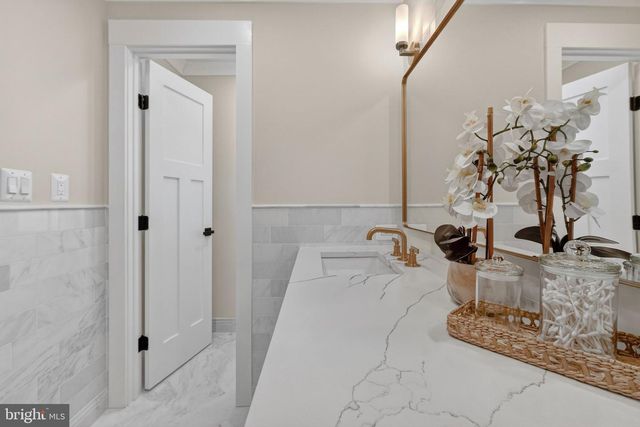 4121 MILITARY RD NW, Washington, DC 20015