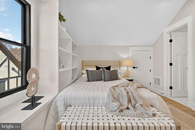 4121 MILITARY RD NW, Washington, DC 20015