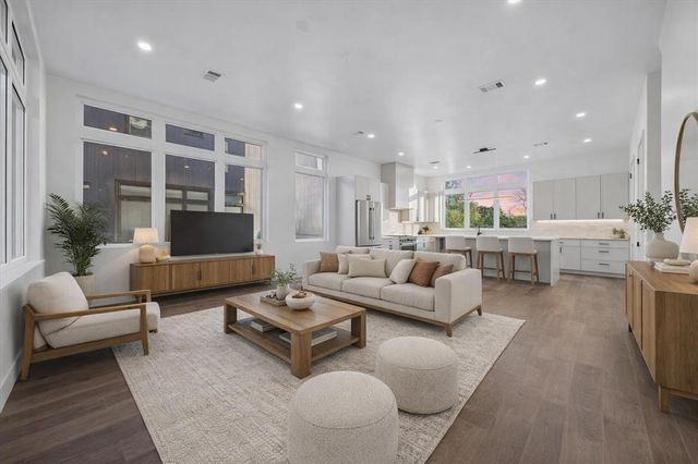 4101 Menchaca RD 104, Austin, TX 78704