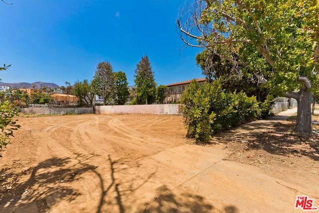 629 N Las Casas Avenue, Pacific Palisades, CA 90272