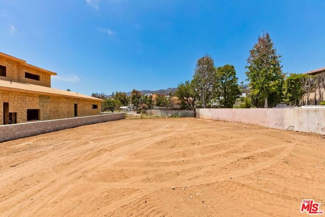 629 N Las Casas Avenue, Pacific Palisades, CA 90272