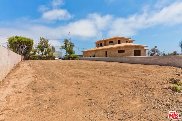 629 N Las Casas Avenue, Pacific Palisades, CA 90272