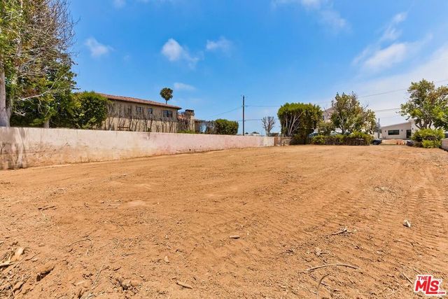 629 N Las Casas Avenue, Pacific Palisades, CA 90272
