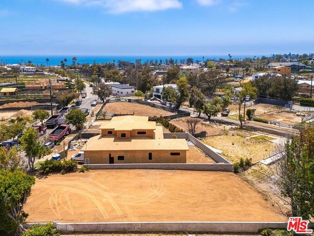 629 N Las Casas Avenue, Pacific Palisades, CA 90272