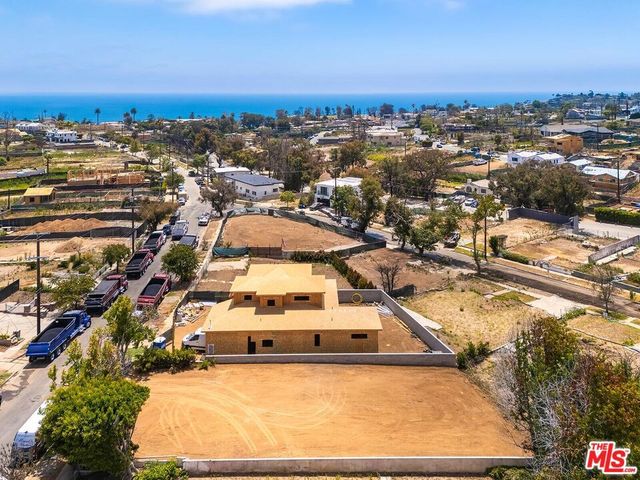 629 N Las Casas Avenue, Pacific Palisades, CA 90272