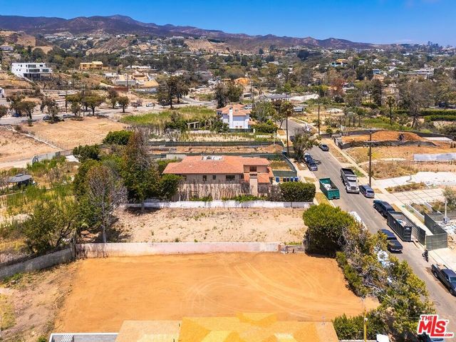 629 N Las Casas Avenue, Pacific Palisades, CA 90272
