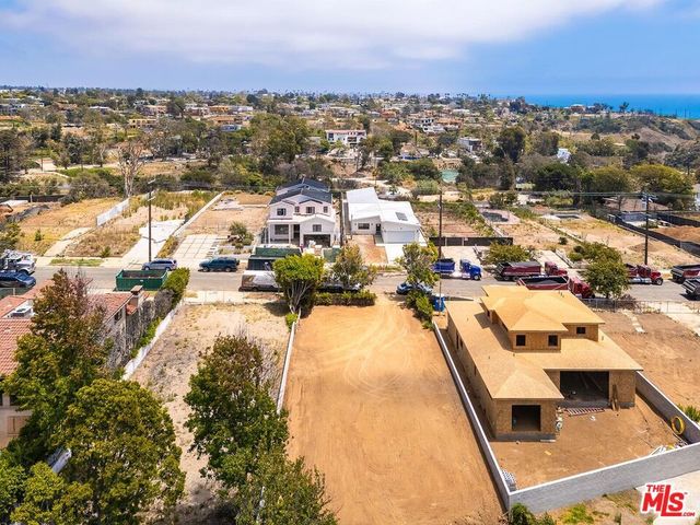 629 N Las Casas Avenue, Pacific Palisades, CA 90272