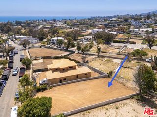 629 N Las Casas Avenue, Pacific Palisades, CA 90272