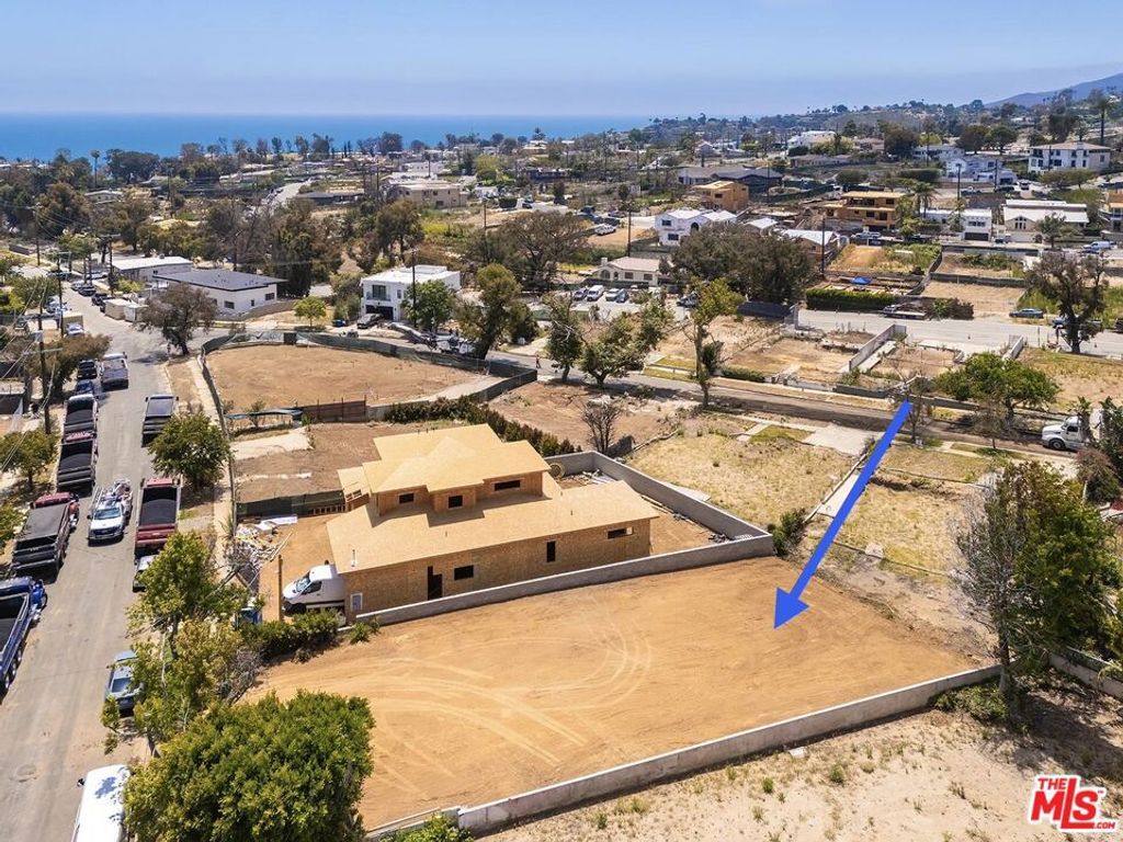 629 N Las Casas Avenue, Pacific Palisades, CA 90272