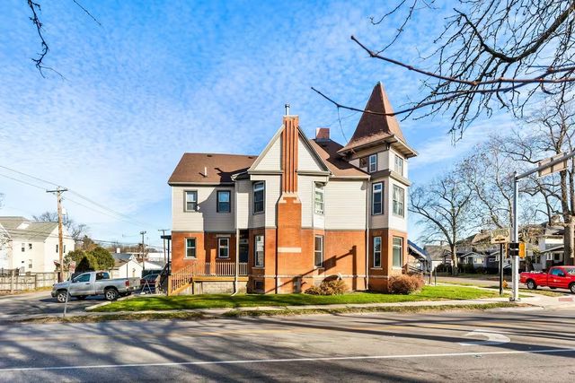 802 E Grove Street, Bloomington, IL 61701