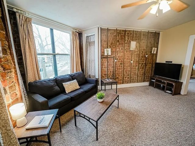 802 E Grove Street, Bloomington, IL 61701